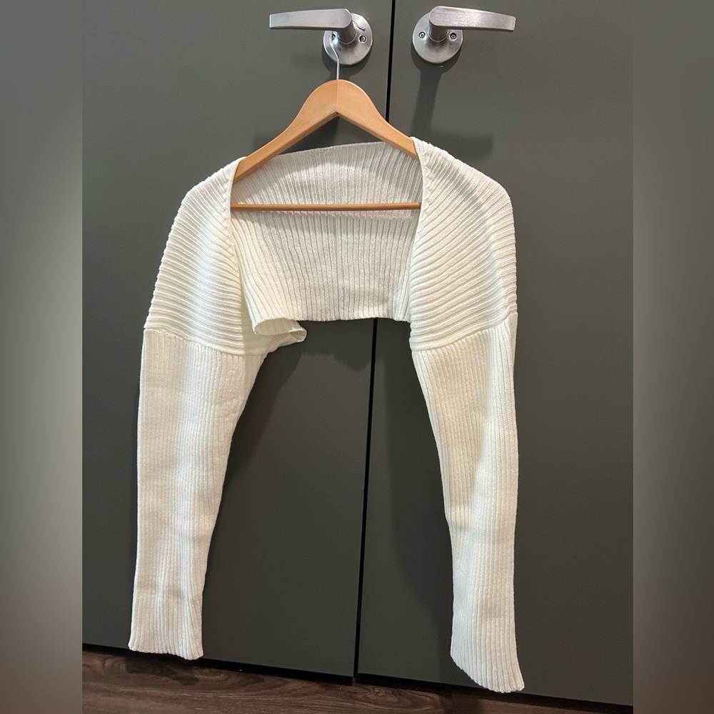 Cropped shoulder sweater